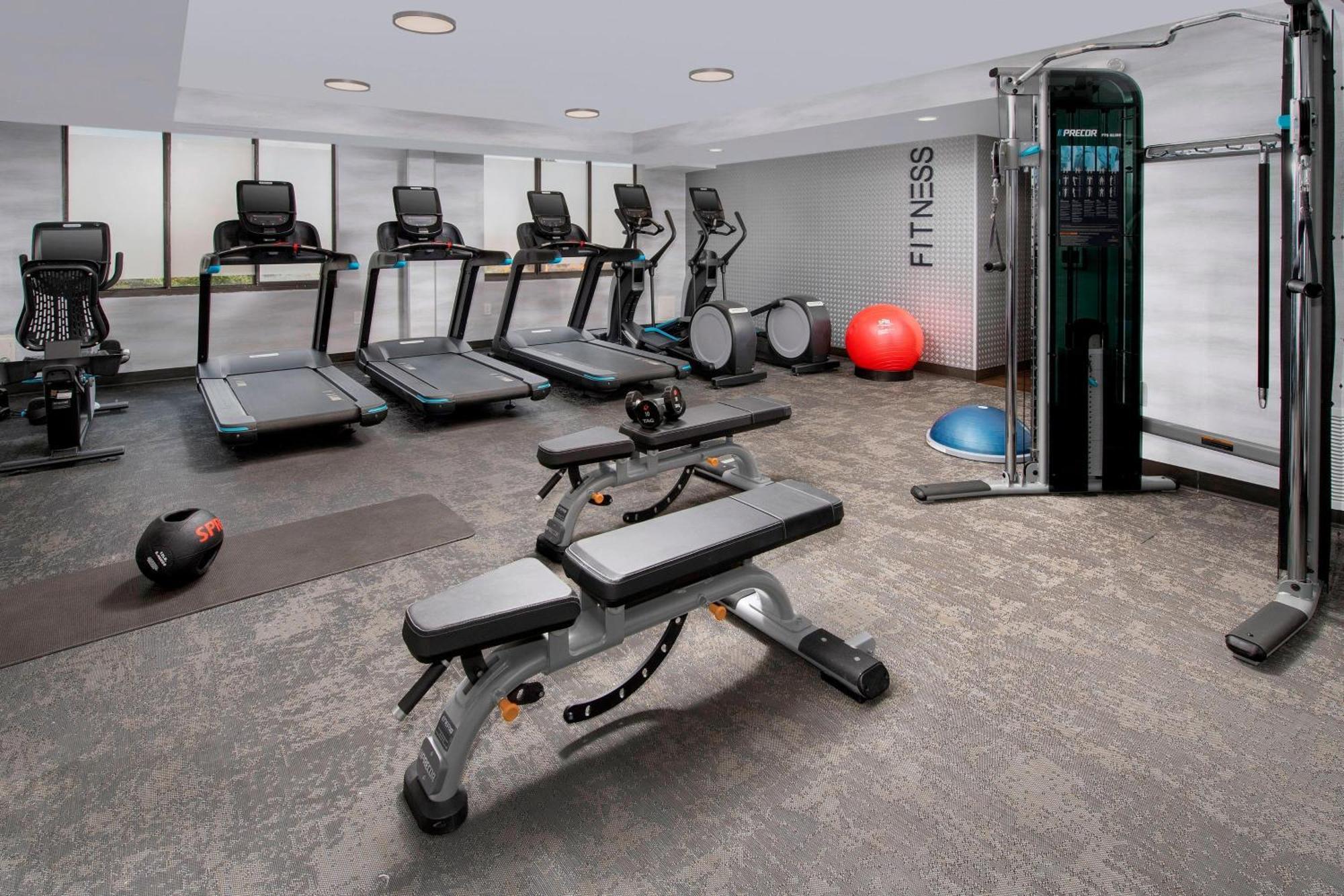 Fairfield Inn & Suites By Marriott Alexandria West/Mark Center Екстер'єр фото