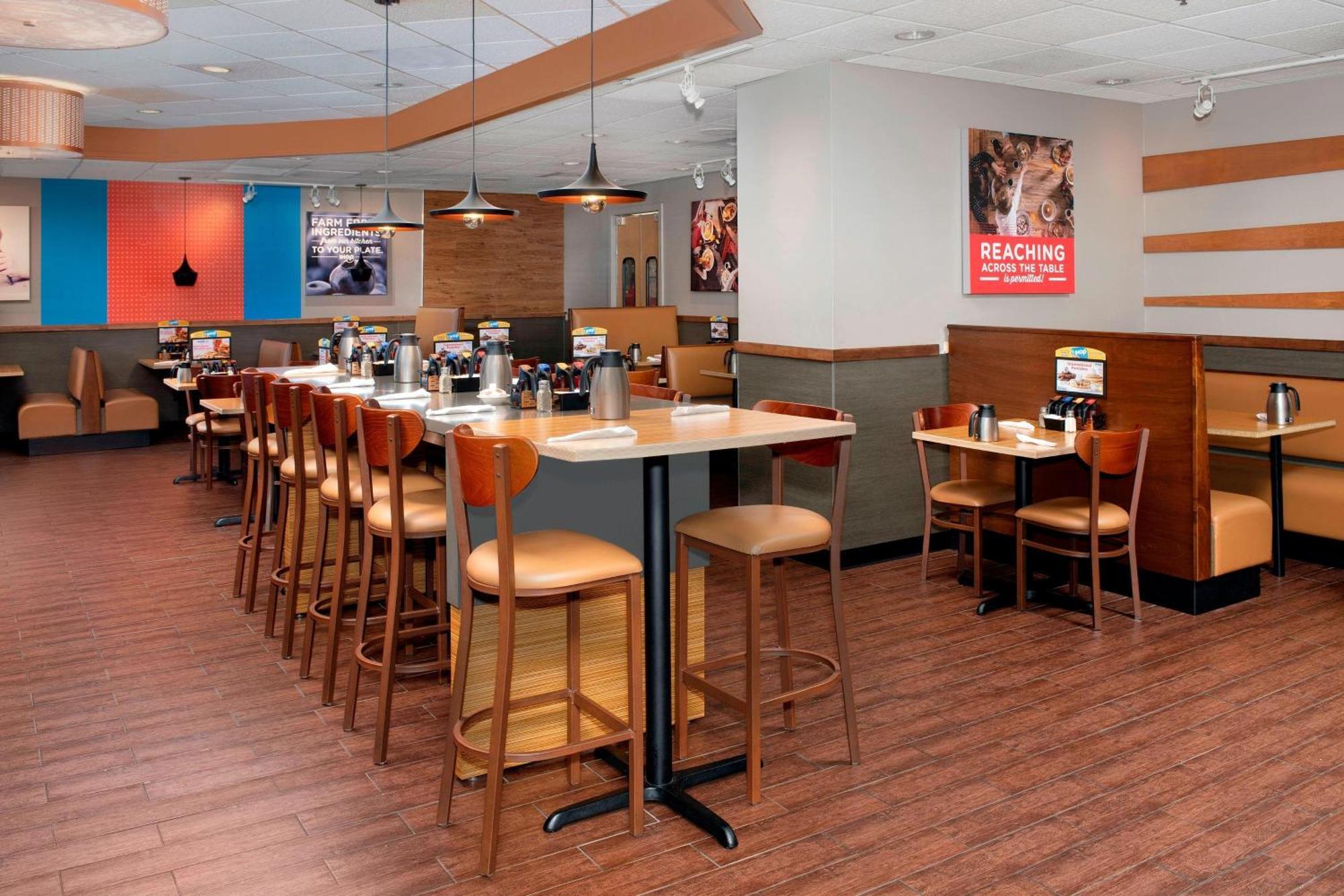 Fairfield Inn & Suites By Marriott Alexandria West/Mark Center Екстер'єр фото