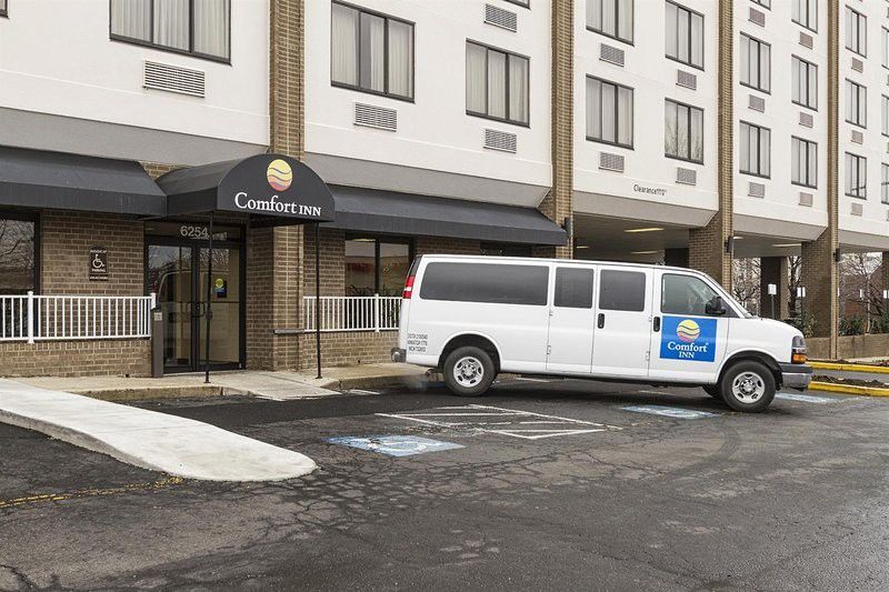Fairfield Inn & Suites By Marriott Alexandria West/Mark Center Екстер'єр фото