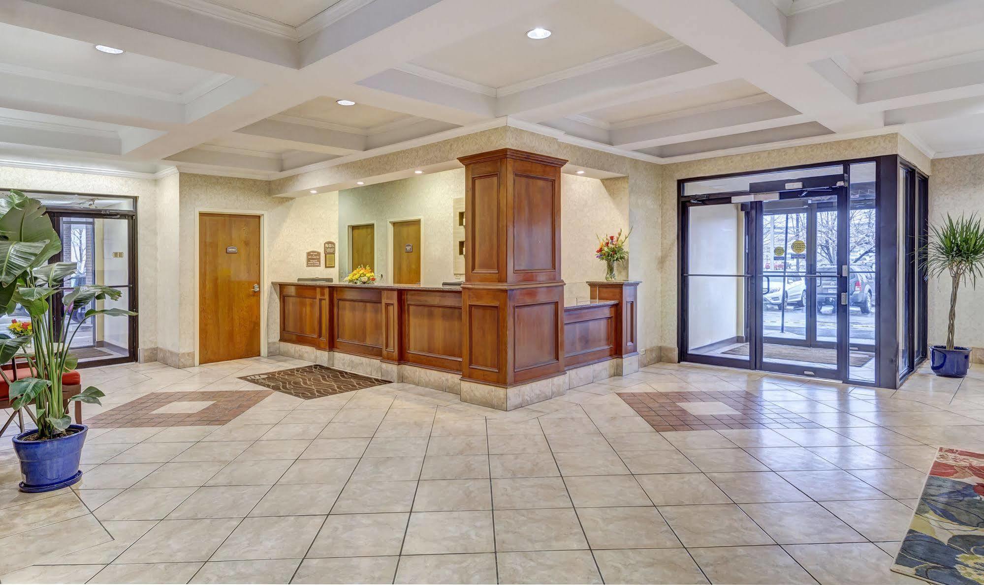 Fairfield Inn & Suites By Marriott Alexandria West/Mark Center Екстер'єр фото